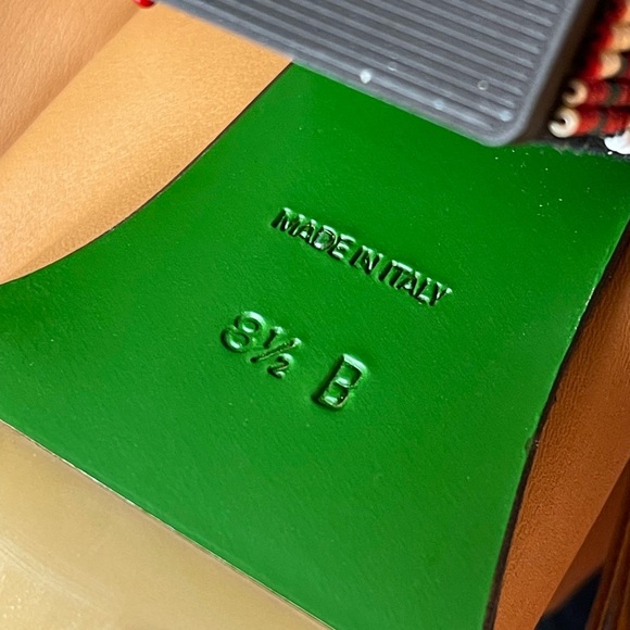 NWOT Donald J. Pliner OMARA Donald & Lisa Signature Beaded Block Heels Size 8.5 - Picture 16 of 17